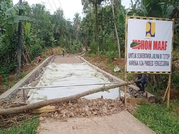 DPUPR Pandeglang Diduga Biarkan Pembangunan JL. Cibitung - Lebak Asal Jadi