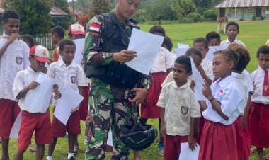 Satgas Yonif 143/TWEJ Tanamkan Patriotisme dan Nasionalisme di Perbatasan RI-PNG