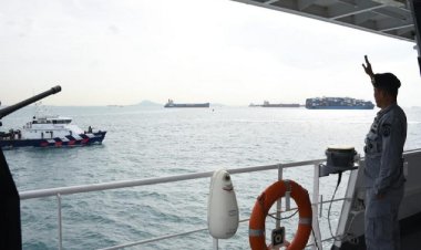 KN Pulau Nipah-321 Tinggalkan Changi Naval Base Singapura