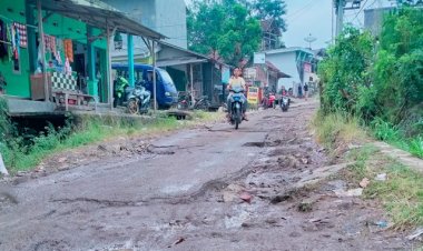 Merasa Ditirikan, Jalan Kadubungbang - Cimanuk Rusak Parah