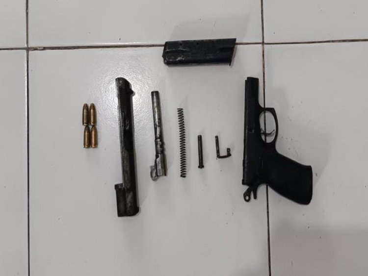 Peroleh Senjata Organik di Daerah Operasi, Satgas Yonarmed 1 Kostrad Terima Penghargaan dari Pangdam XVI/Pattimura