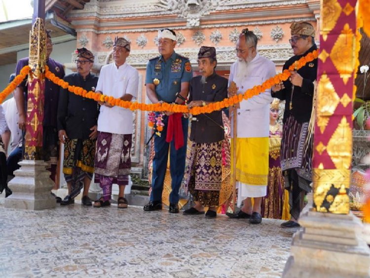 Panglima TNI Resmikan Bale Asta Dala Puri Ageng Blahbatuh Bali
