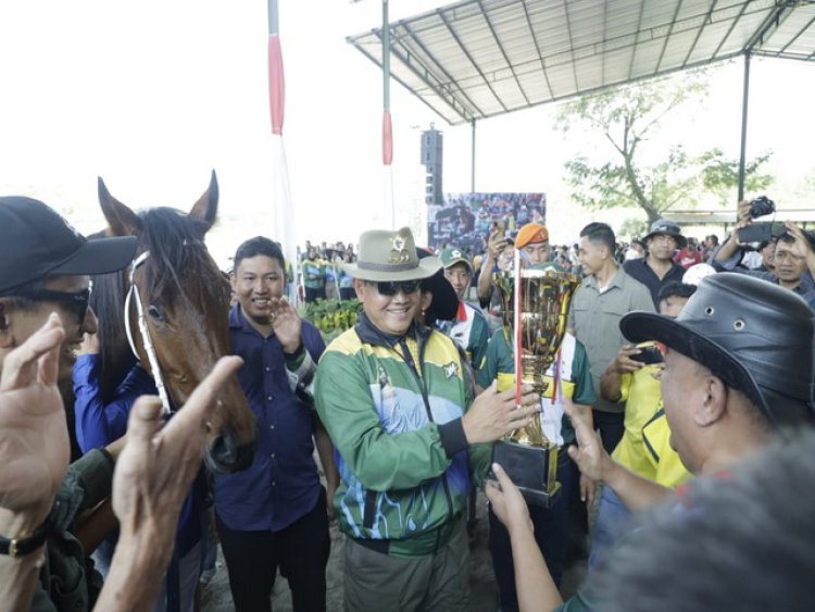 Kembangkan Industri Olahraga, Panglima TNI Gelar Piala Pacuan Kuda Pertama Kali