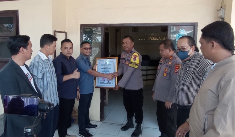 Kinerja Banit 3 Binmas Polsek Pagelaran Dianugrahi Penghargaan Oleh Forum Advokat Pandeglang dan Komnas PA Kabupaten Pandeglang