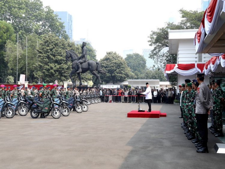Menhan Prabowo Serahkan 100 Unit Rantis E-Tactical Sergap Produk Dalam Negeri Kepada TNI dan Polri