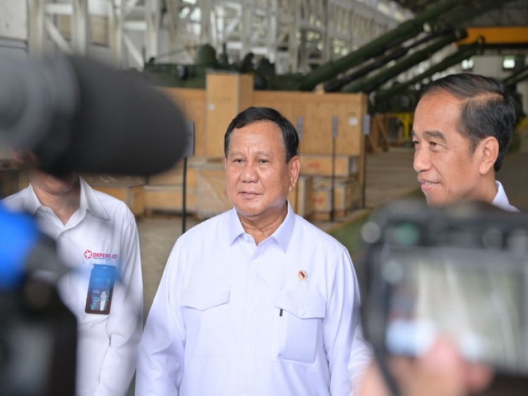 Menhan Prabowo Dampingi Presiden RI Tinjau PT. Pindad di Bandung