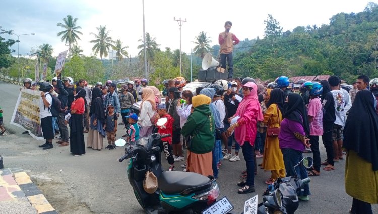 Gelar Aksi Unjuk Rasa di Mapolres Buol, Warga Desa Bodi Desak Polisi Tutup dan Penjarakan Bos PT. Rafe Mandiri Perkasa