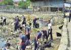 Tanggulangi Pencemaran Lingkungan, Bakamla RI Bersihkan Pesisir Pantai
