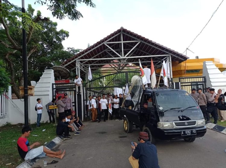 Waduh Aktivis Sebut Ketua Komisi 1 DPRD Provinsi Banten Tidak Profesional, DPW JPMI: Hasil Seleksi KI Banten Hingga Kini Tidak Jelas