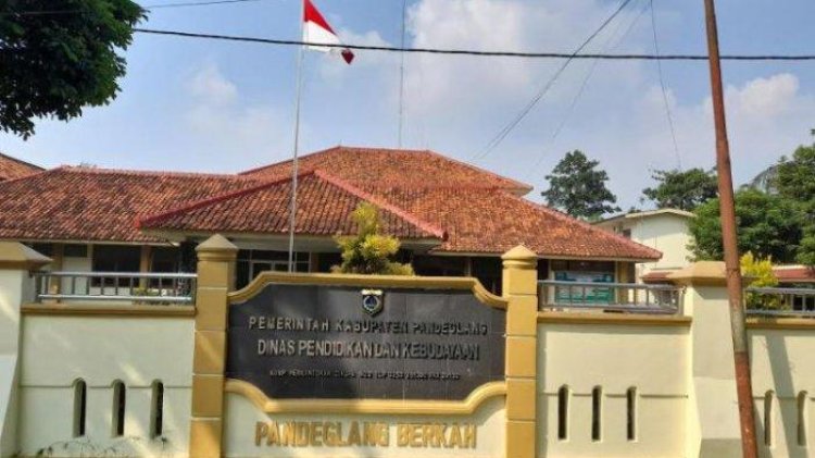 AMMUK menilai dinas pendidikan tutu mata tutup telinga kaitan dengan dugaan tindak pidana yang di lakukan Okum kepala sekolah Dasar di wilayah kecamatan cikedal, serta meminta Inspektorat dan BPK untuk mengaudit Bantuan dana BOS tahun anggaran 2022 dan 2023 di wilayah kecamatan Cikedal karena di duga tidak sesuai LPJ