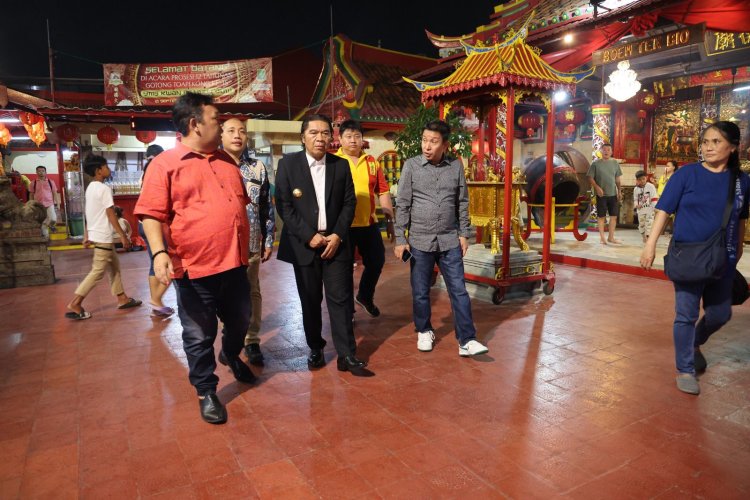 Pj Gubernur Banten Kunjungi Vihara Padumuttara Apresiasi Pelestarian Budaya