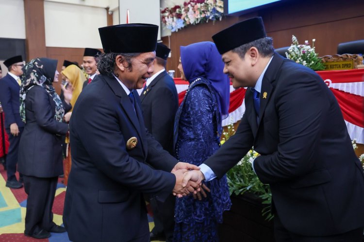 Hadir di Rapat Paripurna DPRD Kabupaten Pandeglang, Begini Sambutan Pj Gubernur Banten