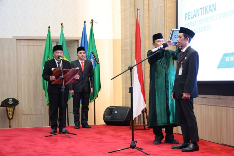 Pj Gubernur Al Muktabar Lantik Usman Assidiqi Qohara Sebagai Pj Sekda Banten