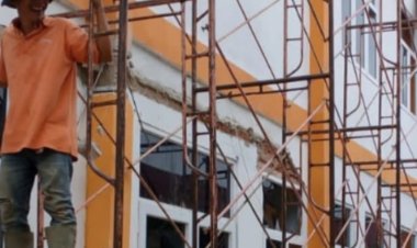 Verstek Puskesmas Kalirejo Rusak Akibat Curah Hujan Pihak Konsultan Dan Rekanan Sigap Langsung Memperbaiki.