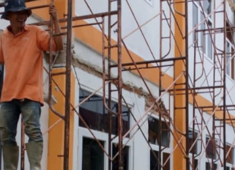Verstek Puskesmas Kalirejo Rusak Akibat Curah Hujan Pihak Konsultan Dan Rekanan Sigap Langsung Memperbaiki.