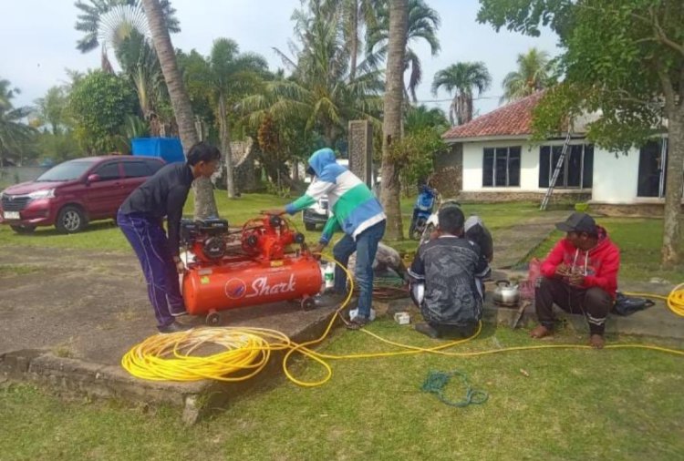 Penanganan Bangkai Tongkang Diperairan Popole Cigondang, Menggandeng Lembaga Lingkungan Hidup