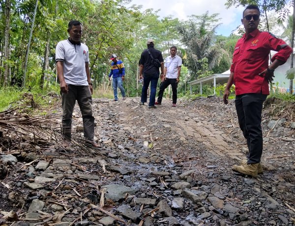 Masyarakat pasir Serdang Sumringah, Karna Jalan di Kp. Karoya Desa Pasir Sedang Akan Segera Diperbaiki oleh PT. Nindya Karya