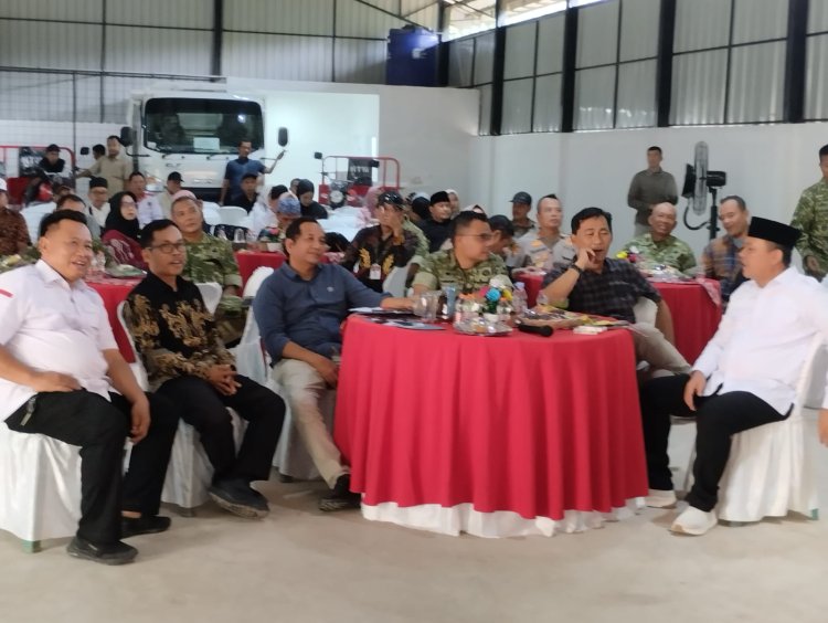 Dandim 0601/PDG, & Sekjen APDESI Merah Putih Bersama Unsur Forkopimda Pandeglang Hadiri Vidcon Peresmian 1.061 KDKMP Oleh Presiden Prabowo, di Desa Kartasana Pagelaran