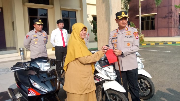 Gebrakan Nyata Kapolres Pandeglang: 5 Unit Motor Hasil Buruan Reskrim Langsung Dipulangkan Gratis ke Tangan Warga!
